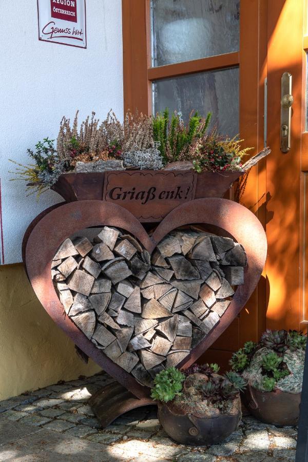 Zum Fally - Landgasthof Kirchberg am Wechsel Exteriör bild